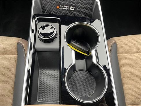 Used 2026 Chevrolet Equinox ACTIV w/ Convenience Package III image 22