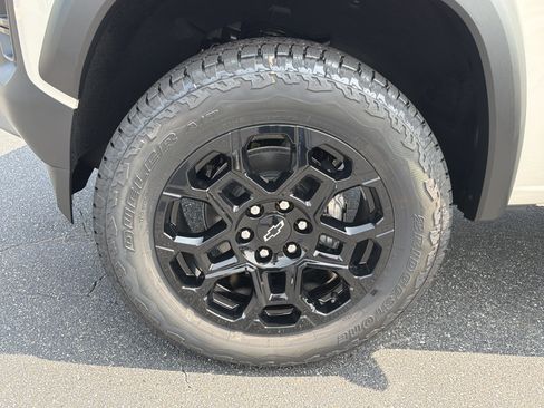 New 2026 Chevrolet Colorado Trail Boss w/ Midnight Edition AWD/4WD image 11