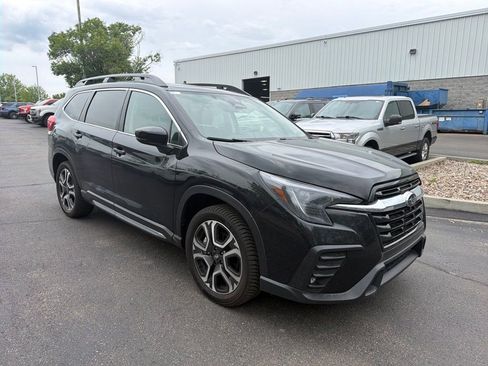 Used 2024 Subaru Ascent Limited w/ Technology Package AWD/4WD image 2