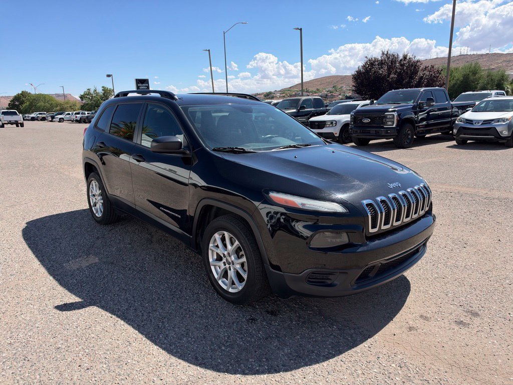 Used 2017 Jeep Cherokee Sport FWD image 3