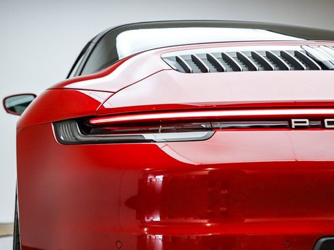 Used 2023 Porsche 911 Targa 4S image 8