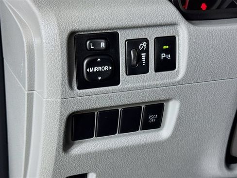 Used 2010 Toyota 4Runner Limited AWD/4WD image 16