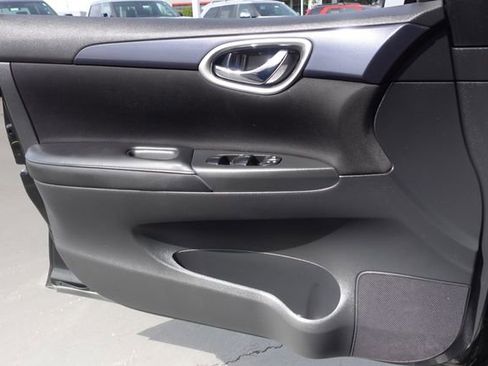 Used 2019 Nissan Sentra SR w/ Exterior Package image 22