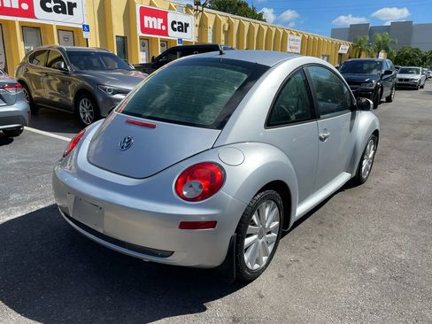 Used 2008 Volkswagen Beetle S image 7
