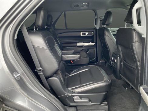 Used 2022 Ford Explorer XLT w/ Equipment Group 202A image 27