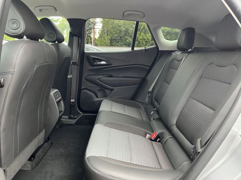 Used 2025 Chevrolet Trax LT image 24