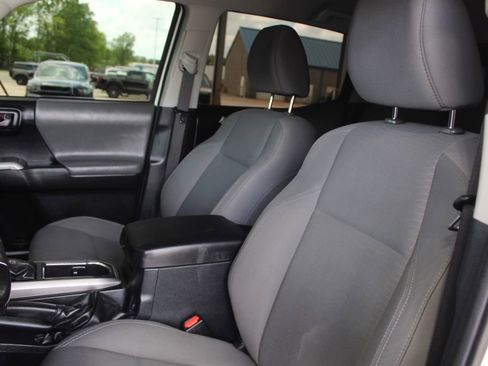 Used 2019 Toyota Tacoma SR5 image 14