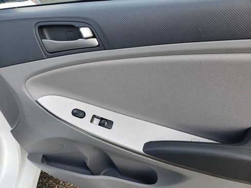 Used 2016 Hyundai Accent SE w/ Option Group 02 image 17