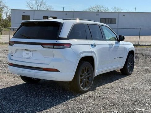 New 2026 Jeep Grand Cherokee Limited AWD/4WD image 3