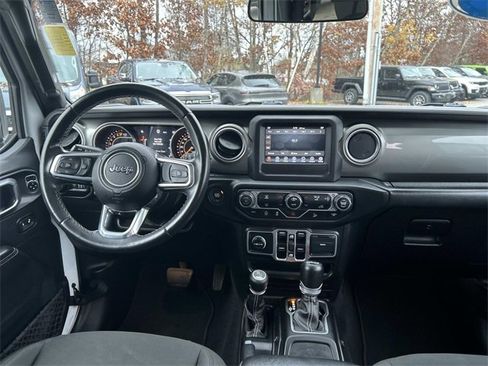 Used 2018 Jeep Wrangler Unlimited Sahara image 14