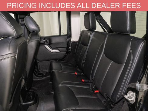 Used 2015 Jeep Wrangler Unlimited Sahara w/ Connectivity Group AWD/4WD image 7