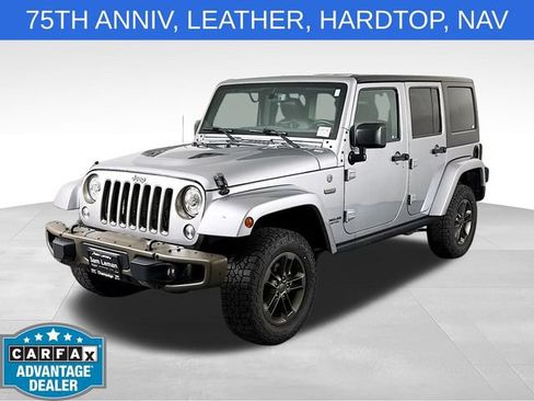 Used 2017 Jeep Wrangler Unlimited Sahara AWD/4WD image 3