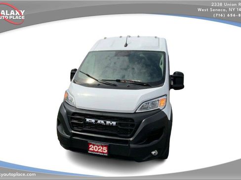 Used 2025 RAM ProMaster 3500 w/ Convenience Group FWD image 2