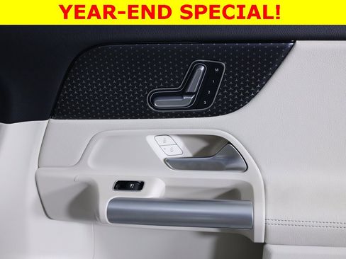 Certified 2025 Mercedes-Benz GLA 250 4MATIC image 47