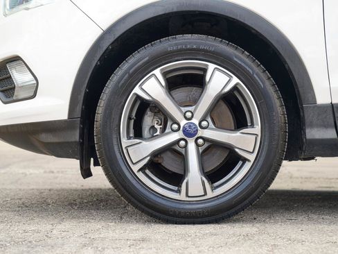 Used 2017 Ford Escape SE w/ Equipment Group 201A AWD/4WD image 11