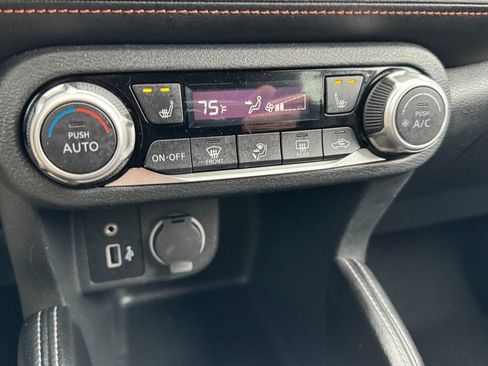 Used 2020 Nissan Kicks SR w/ SR Premium Package image 19