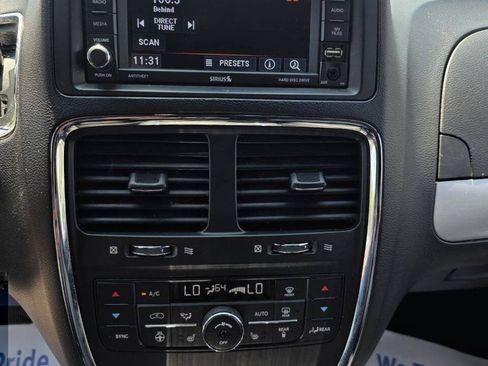 Used 2019 Dodge Grand Caravan GT FWD image 19