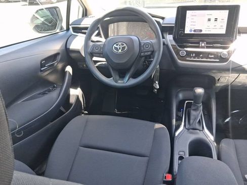 Used 2023 Toyota Corolla LE FWD image 8