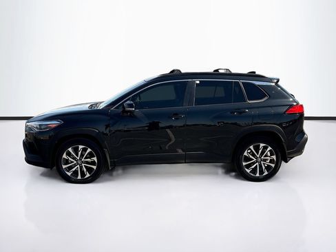 Used 2024 Toyota Corolla Cross XLE w/ Convenience Package FWD image 8