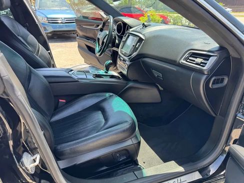 Used 2015 Maserati Ghibli image 11
