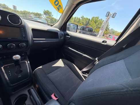 Used 2014 Jeep Patriot Latitude AWD/4WD image 26