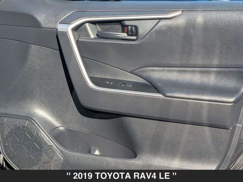 Used 2019 Toyota RAV4 LE image 34