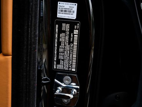 Used 2022 Rolls-Royce Cullinan Black Badge AWD/4WD image 73
