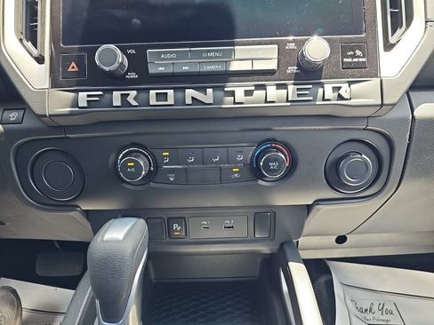 Used 2025 Nissan Frontier SV RWD image 23