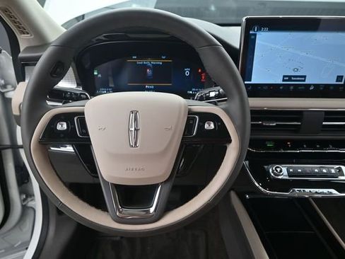 Used 2024 Lincoln Corsair AWD w/ Equipment Group 101A image 6