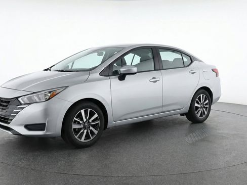 Used 2025 Nissan Versa SV FWD image 3