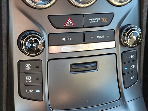 Used 2016 Hyundai Genesis 3.8 image 16