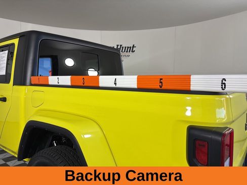 Used 2024 Jeep Gladiator Sport image 8