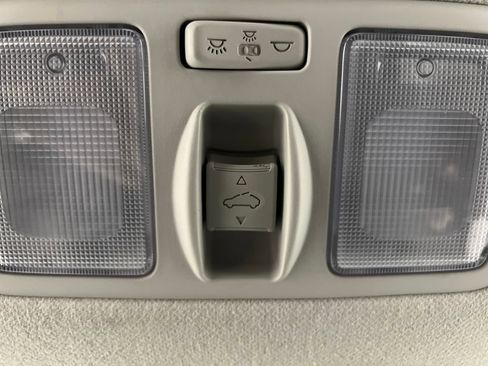 Used 2025 Hyundai Venue SEL image 51