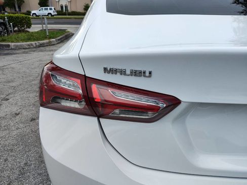 Used 2021 Chevrolet Malibu LT FWD image 25
