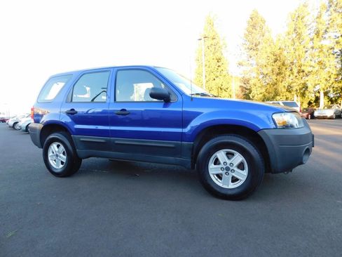 Used 2005 Ford Escape XLS image 1