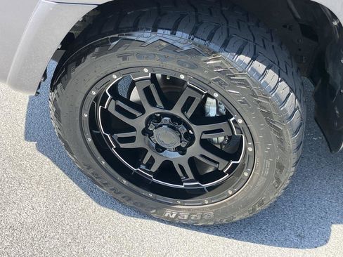 Used 2017 Toyota 4Runner SR5 Premium AWD/4WD image 9