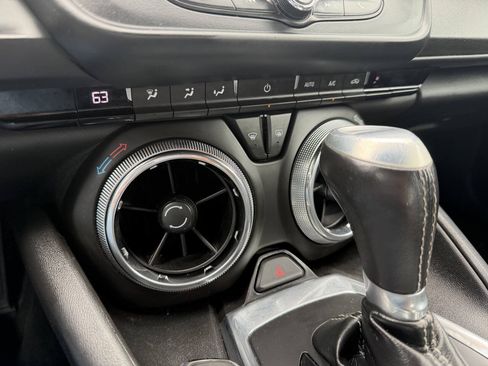 Used 2016 Chevrolet Camaro LT RWD image 28