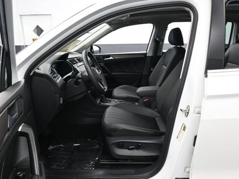 Used 2023 Volkswagen Tiguan SE FWD image 11