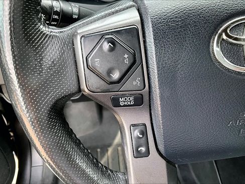 Used 2017 Toyota Tacoma TRD Sport w/ Tow Package RWD image 20