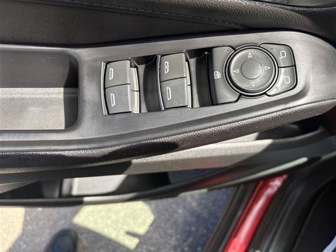 Used 2023 Chevrolet Traverse LT AWD/4WD image 9