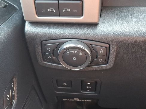 Used 2022 Ford F350 Lariat w/ Lariat Ultimate Package AWD/4WD image 23
