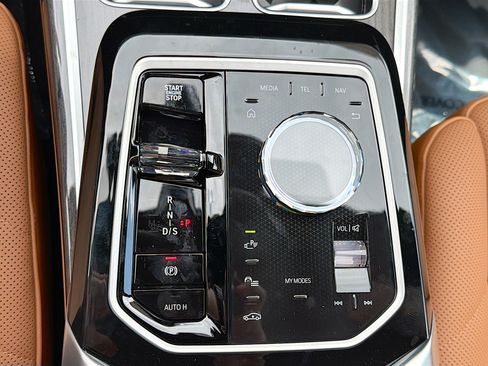 New 2026 BMW 740i w/ Premium Package RWD image 29