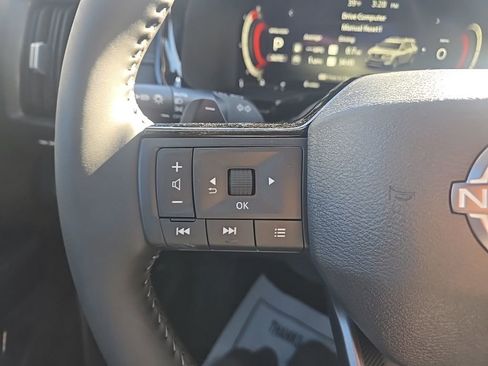 New 2026 Nissan Pathfinder Platinum image 16