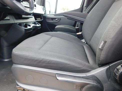 Used 2025 Mercedes-Benz Sprinter 2500 image 14