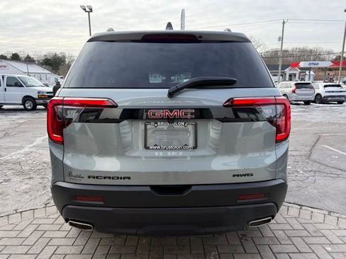 Used 2023 GMC Acadia SLE w/ Driver Convenience Package image 10