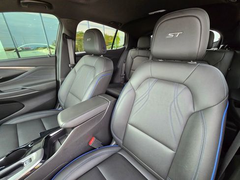 Used 2024 Buick Envista Sport Touring w/ Convenience I Package image 12