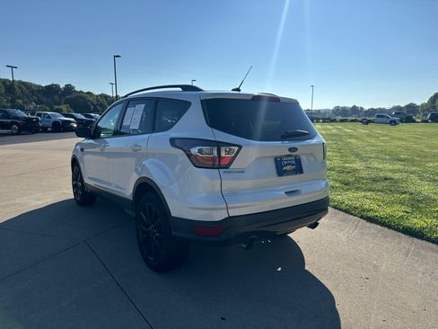 Used 2017 Ford Escape SE w/ SE Sport Appearance Package AWD/4WD image 6