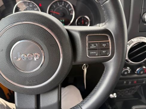 Used 2012 Jeep Wrangler Rubicon w/ PWR Convenience Group AWD/4WD image 14