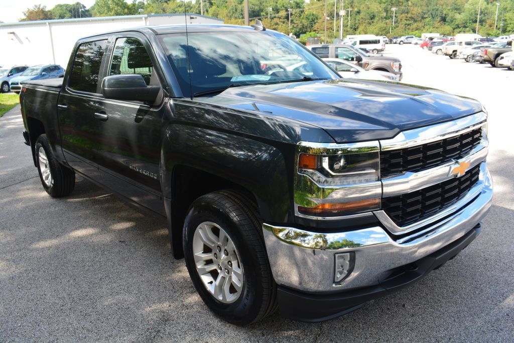 Used 2018 Chevrolet Silverado 1500 LT w/ All Star Edition AWD/4WD image 4
