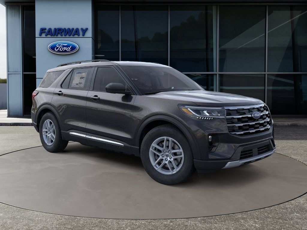 Used 2025 Ford Explorer Active w/ Active Comfort Package RWD image 8